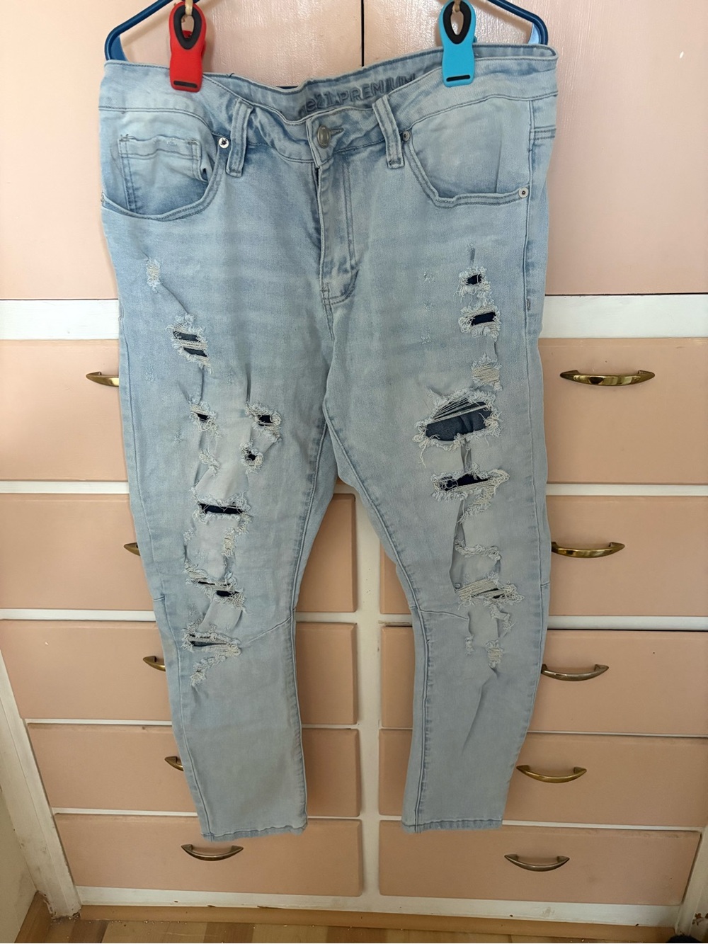 Rue21 Light Wash Ripped Skinny Jeans